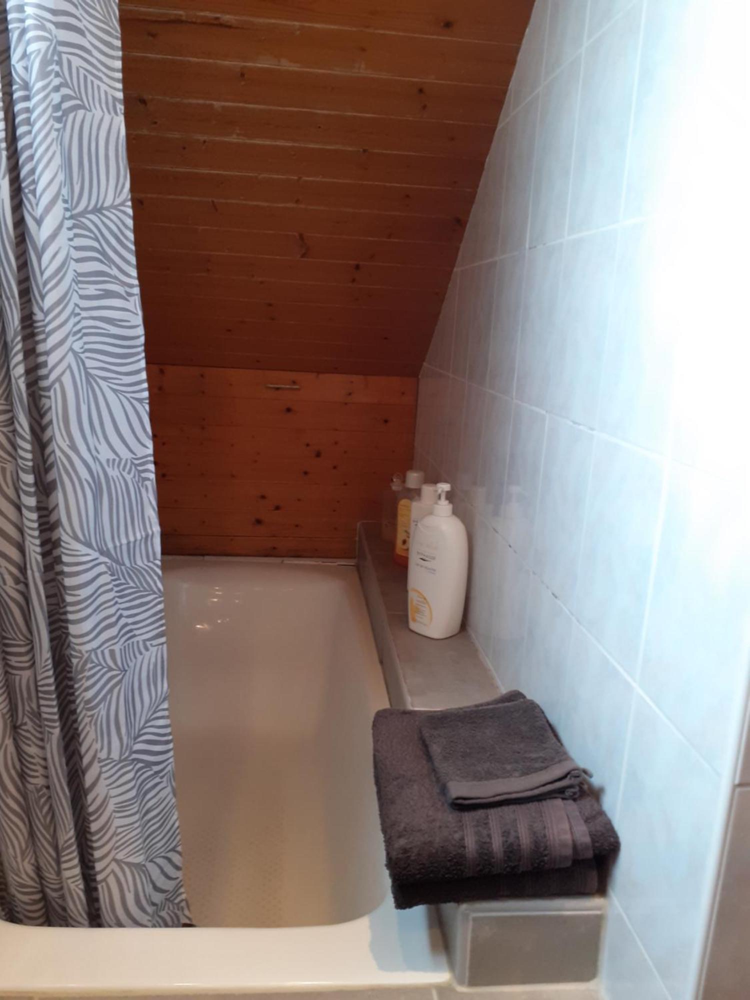 Au Bosquet, Chambre Et Salle De Bains Avec Petit Dejeuner A 600 M Du Centre Dans Un Cadre Calme Et Verdoyant Salies-de-Béarn Kültér fotó